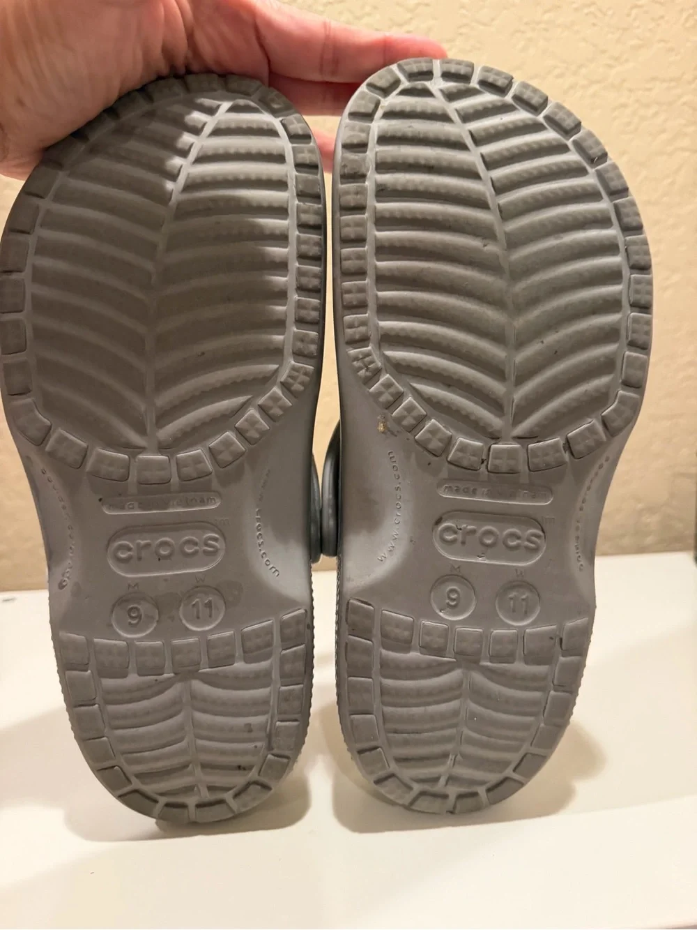 CROCS metallic silver